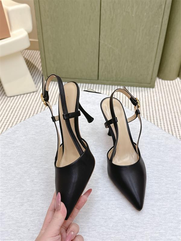 2025112810123442 300